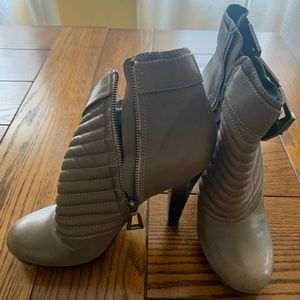 Textured ankle boots